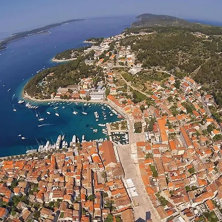 Gorgeous In Stari Grad With Kitchen Stari Grad (Hvar)