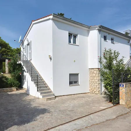 Gorgeous In Stari Grad With Kitchen Apartment Stari Grad (Hvar)
