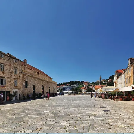 Apartment One-bedroom In Stari Grad (Hvar)